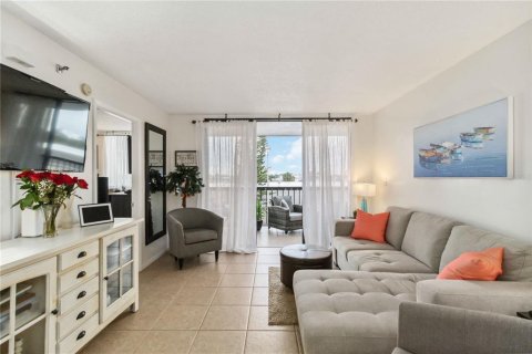 Condo in Port Charlotte, Florida, 2 bedrooms  № 1733998 - photo 5