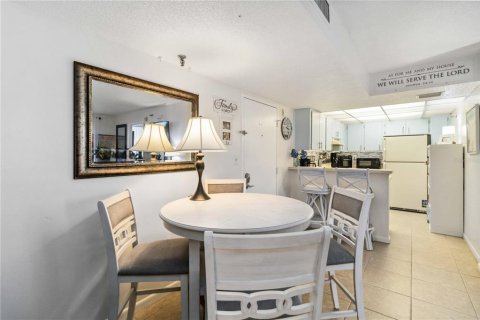 Condo in Port Charlotte, Florida, 2 bedrooms  № 1733998 - photo 10