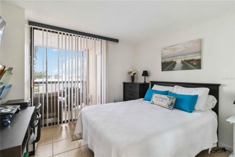 Condo in Port Charlotte, Florida, 2 bedrooms  № 1733998 - photo 18