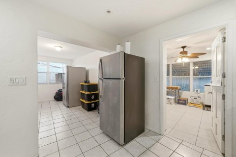 Купить виллу или дом в Помпано-Бич, Флорида 3 комнаты, 109.72м2, № 2085216 - фото 9