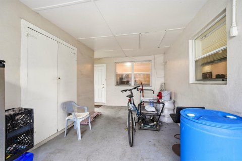 Купить виллу или дом в Помпано-Бич, Флорида 3 комнаты, 109.72м2, № 2085216 - фото 17