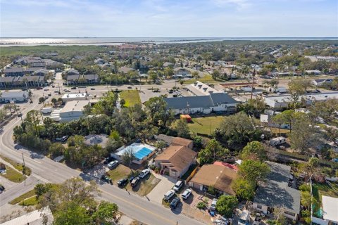 House in Tampa, Florida 5 bedrooms, 196.12 sq.m. № 2114866