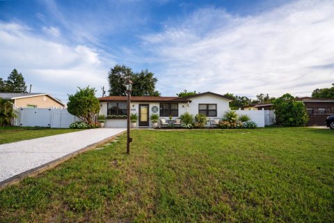 Casa en Saint Petersburg, Florida 2 dormitorios, 122.45 m2 № 2377573