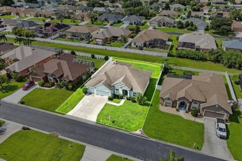 Villa ou maison à vendre à Winter Haven, Floride: 4 chambres, 245.17 m2 № 1894948 - photo 2