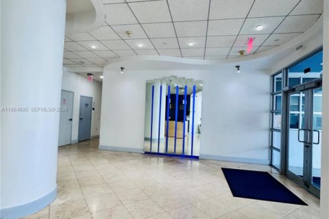 Condominio en venta en Miami Beach, Florida, 1 dormitorio, 86.77 m2 № 2031768 - foto 22
