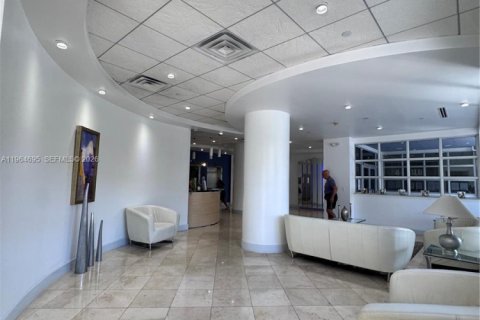 Condominio en venta en Miami Beach, Florida, 1 dormitorio, 86.77 m2 № 2031768 - foto 23