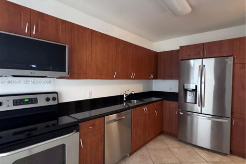 Condominio en venta en Miami Beach, Florida, 1 dormitorio, 86.77 m2 № 2031768 - foto 6