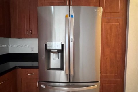 Condominio en venta en Miami Beach, Florida, 1 dormitorio, 86.77 m2 № 2031768 - foto 5