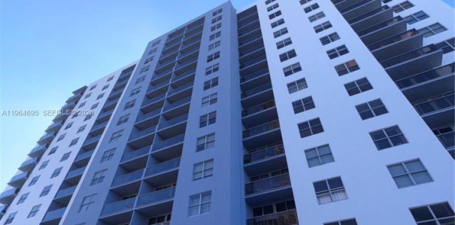 Estudio en el Condominio en Miami Beach, Florida № 2031768