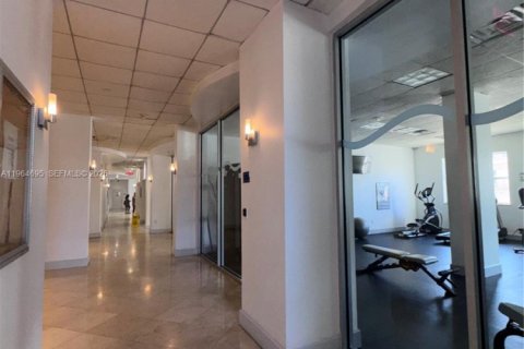 Condominio en venta en Miami Beach, Florida, 1 dormitorio, 86.77 m2 № 2031768 - foto 16
