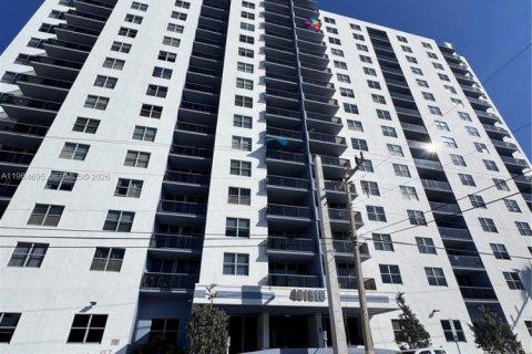 Condominio en venta en Miami Beach, Florida, 1 dormitorio, 86.77 m2 № 2031768 - foto 10