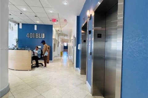 Condominio en venta en Miami Beach, Florida, 1 dormitorio, 86.77 m2 № 2031768 - foto 19