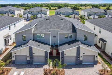 Condominio en alquiler en Davenport, Florida, 3 dormitorios, 166.11 m2 № 1565767 - foto 1
