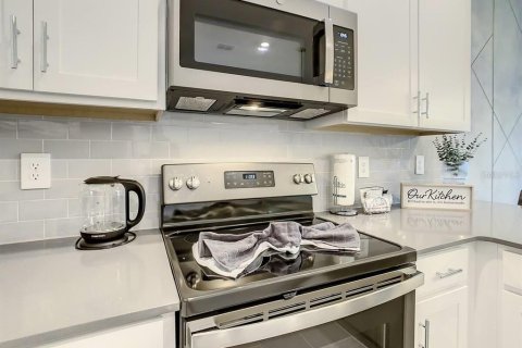 Condominio en alquiler en Davenport, Florida, 3 dormitorios, 166.11 m2 № 1565767 - foto 11