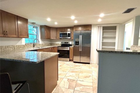 House in Gainesville, Florida 3 bedrooms, 169.45 sq.m. № 2120218 - photo 4