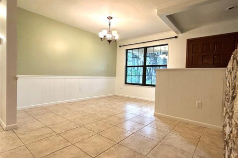 House in Gainesville, Florida 3 bedrooms, 169.45 sq.m. № 2120218 - photo 3