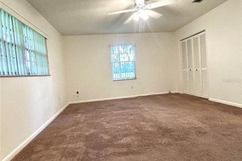 House in Gainesville, Florida 3 bedrooms, 169.45 sq.m. № 2120218 - photo 15