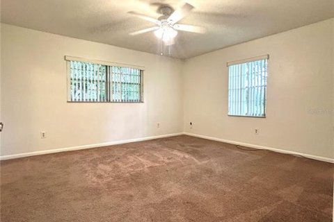 House in Gainesville, Florida 3 bedrooms, 169.45 sq.m. № 2120218 - photo 14