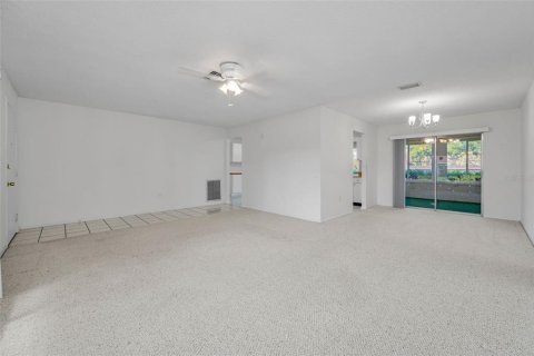 House in Palm Harbor, Florida 2 bedrooms, 146.32 sq.m. № 1744613 - photo 16