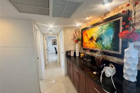 Купить кондоминиум в Санни-Айлс-Бич, Флорида 2 спальни, 139.82м2, № 2014394 - фото 9