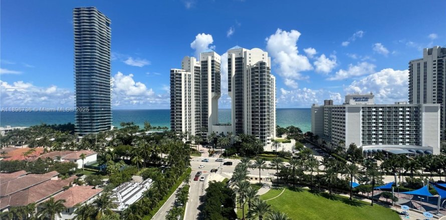 Кондоминиум с 2 спальнями в Санни-Айлс-Бич, Флорида № 2014394