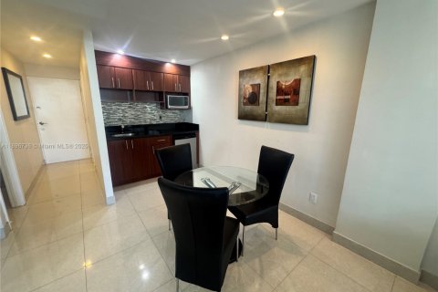 Купить кондоминиум в Санни-Айлс-Бич, Флорида 2 спальни, 139.82м2, № 2014394 - фото 16