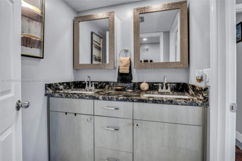 Copropriété à vendre à Fort Lauderdale, Floride: 2 chambres, 117.61 m2 № 1923503 - photo 12
