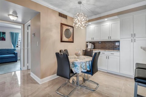 Copropriété à vendre à Fort Lauderdale, Floride: 2 chambres, 117.61 m2 № 1923503 - photo 5