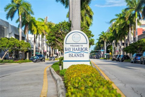 Copropriété à vendre à Bay Harbor Islands, Floride: 2 chambres, 86.4 m2 № 2083906 - photo 20