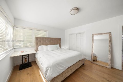 Copropriété à vendre à Bay Harbor Islands, Floride: 2 chambres, 86.4 m2 № 2083906 - photo 10