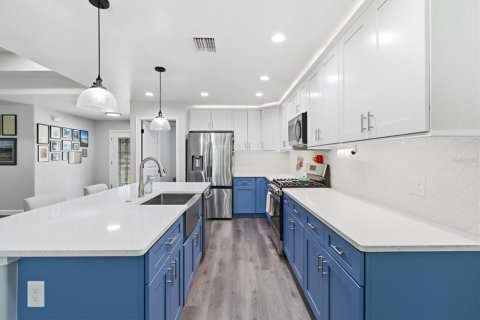 Купить виллу или дом в Даннеллон, Флорида 8 комнат, 210.14м2, № 2150354 - фото 11