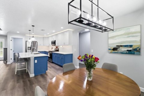 Купить виллу или дом в Даннеллон, Флорида 8 комнат, 210.14м2, № 2150354 - фото 14