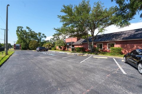 Immobilier commercial à louer à Tampa, Floride: 720.46 m2 № 1872938 - photo 3