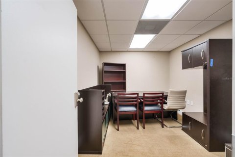 Immobilier commercial à louer à Tampa, Floride: 720.46 m2 № 1872938 - photo 29