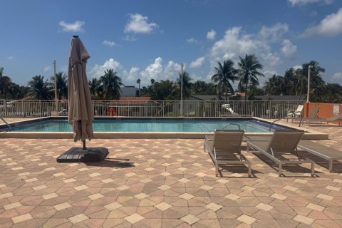 Condo in North Miami, Florida, 1 bedroom  № 1951832 - photo 10