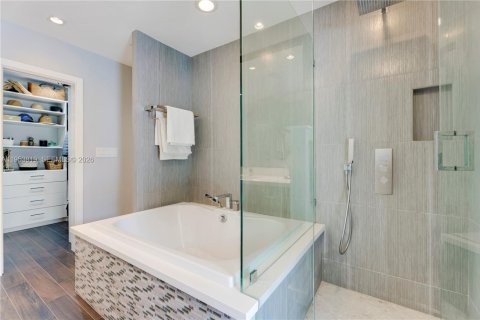 Купить виллу или дом в Пайнкрест, Флорида 5 спален, 367.52м2, № 2028786 - фото 30