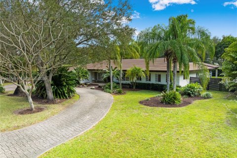 Купить виллу или дом в Пайнкрест, Флорида 5 спален, 367.52м2, № 2028786 - фото 1