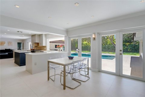 Купить виллу или дом в Пайнкрест, Флорида 5 спален, 367.52м2, № 2028786 - фото 18