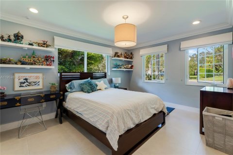 Купить виллу или дом в Пайнкрест, Флорида 5 спален, 367.52м2, № 2028786 - фото 25