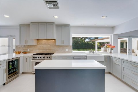 Купить виллу или дом в Пайнкрест, Флорида 5 спален, 367.52м2, № 2028786 - фото 14