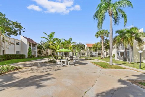 Condo in Deerfield Beach, Florida, 2 bedrooms  № 2152661 - photo 29