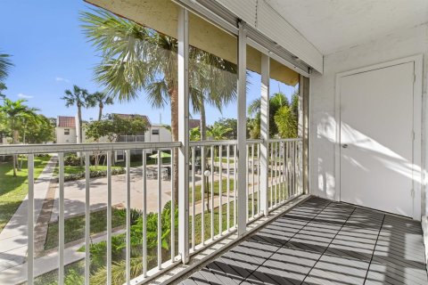 Condo in Deerfield Beach, Florida, 2 bedrooms  № 2152661 - photo 3