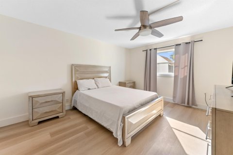 Condo in Deerfield Beach, Florida, 2 bedrooms  № 2152661 - photo 17