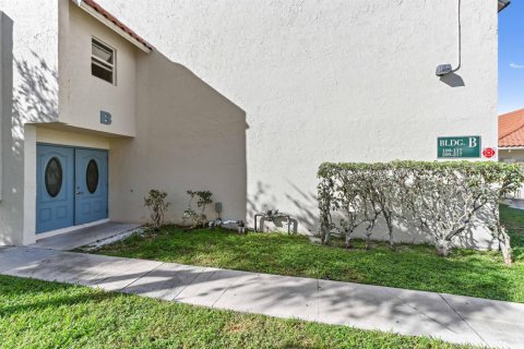 Condo in Deerfield Beach, Florida, 2 bedrooms  № 2152661 - photo 4
