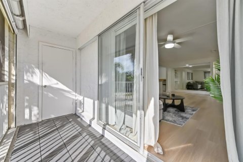 Condo in Deerfield Beach, Florida, 2 bedrooms  № 2152661 - photo 26
