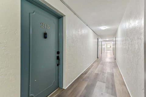 Condo in Deerfield Beach, Florida, 2 bedrooms  № 2152661 - photo 5