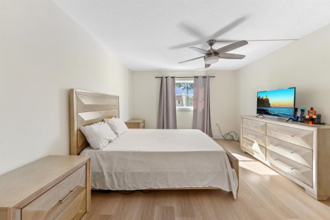 Condo in Deerfield Beach, Florida, 2 bedrooms  № 2152661 - photo 18