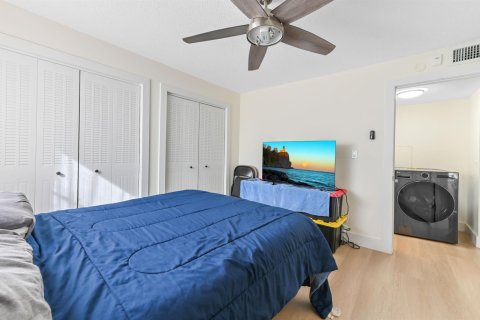Condo in Deerfield Beach, Florida, 2 bedrooms  № 2152661 - photo 23