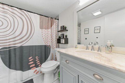 Condo in Deerfield Beach, Florida, 2 bedrooms  № 2152661 - photo 24