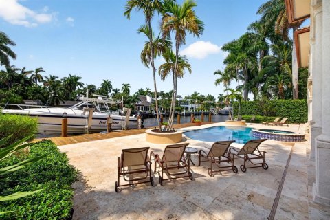 Villa ou maison à vendre à Fort Lauderdale, Floride: 7 chambres, 558.53 m2 № 2413372 - photo 4